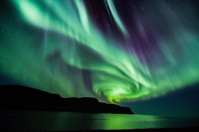 #1 Northern Lights Tour In Iceland from Reykjavik with PRO photos - Why this northern lights setup beats a solo plan