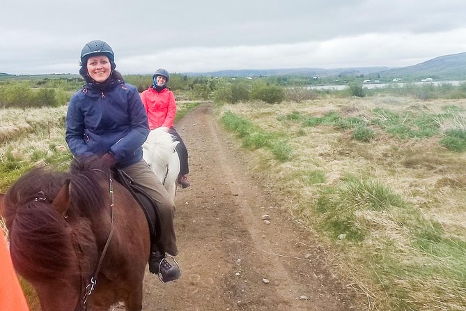 2 hours Private Horse Riding to Lake Hafravatn, Reykjavík - Mos - The scenery around Lake Hafravatn: views without the Reykjavík crowds