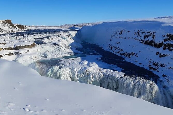 3-Day Golden Circle, South Coast & Ice Cave - Small Group Tour - The guide and group size: why max 19 matters