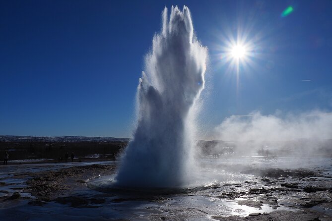 3 Day Summer Tour to Golden Circle South Coast with Glacier Hike - Day 3: Diamond Beach, Jökulsárlón amphibian boat ride, lava fields, and Fjadrargljúfur