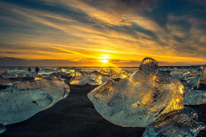 3 Day Tour Jokulsarlon - Golden Circle - South Coast - Glacier Hike - Boat Tour - Day 1: Golden Circle plus Kerið, then geothermal Hveragerði