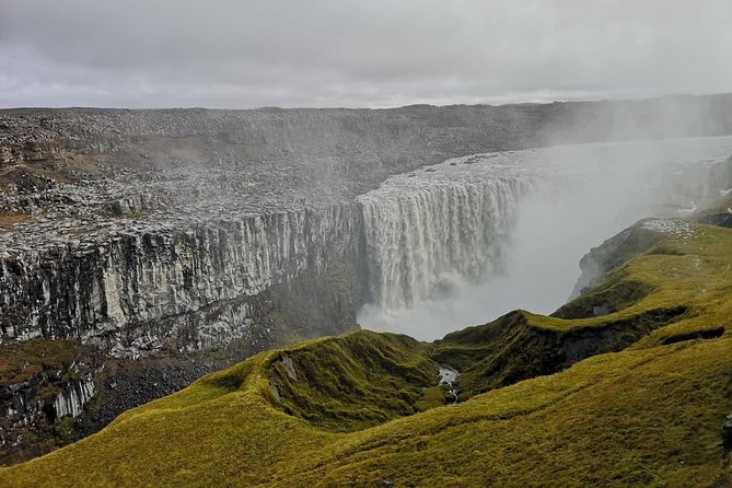 4, 5, 6 or 7-Day Small-Group Ring Road Tour from Reykjavik - Day 1: Seljalandsfoss loops, Skógafoss power, and Solheimajökull ice