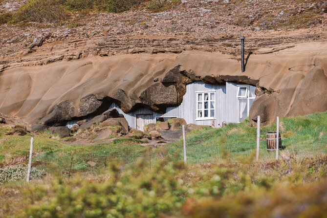Caves of Laugarvatn Standard Tour - Stepping inside: what your visit to the original cave homes feels like