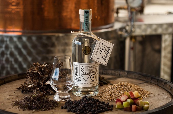 Flóki Whisky Distillery Tour & Tasting in Reykjavík - Guides, stories, and the Q&A that makes it feel alive