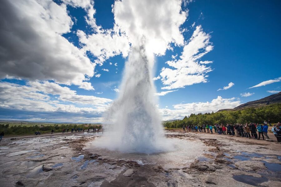 From Reyjkavik: Private Golden Circle Tour - Geysir Hot Springs: Steam, Sound, and a 45-Minute Window