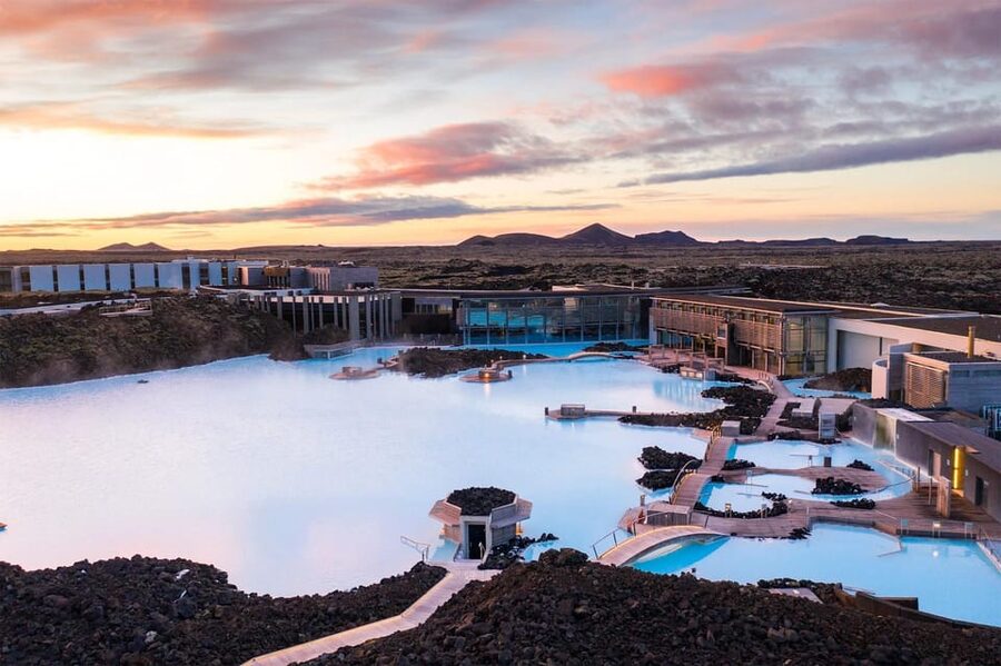 From Reykjavík: Blue Lagoon Premium Admission with Transfer - In-Water Time at the Swim-Up Bar and Mask Stations