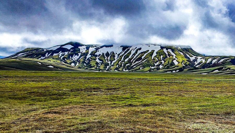 From Reykjavik: Day Tour to Landmannalaugar in a 4X4 - Hnausapollur: guided crater views with blue water