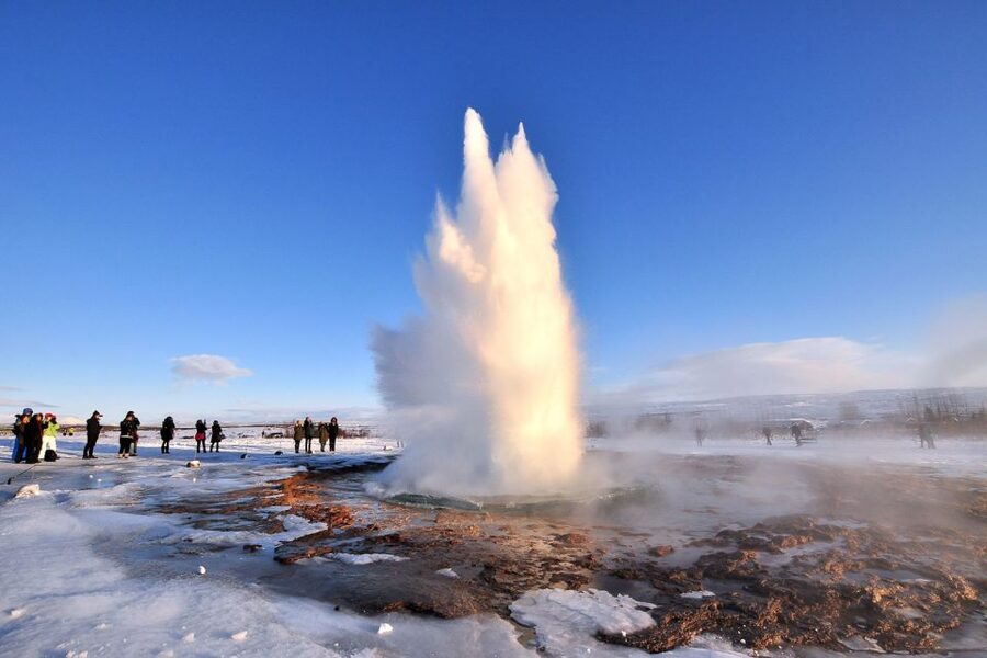 From Reykjavik: Golden Circle and Northern Lights Tour - What it feels like on the ground: coach group dynamics vs chasing