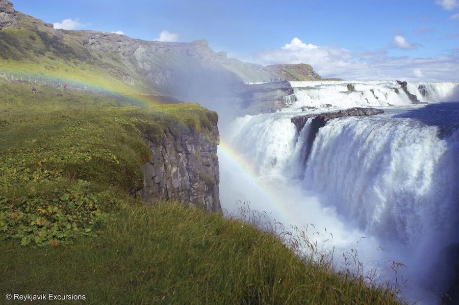 From Reykjavik: Golden Circle Guided Tour & Sky Lagoon Visit - Food, Timing, and Coach Comfort on a Busy Day