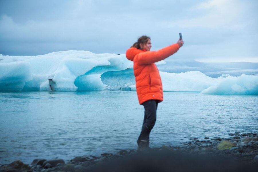 From Reykjavik: Jökulsárlón Glacier Lagoon and Diamond Beach - Jökulsárlón and Diamond Beach: the ice-and-sand combo you came for
