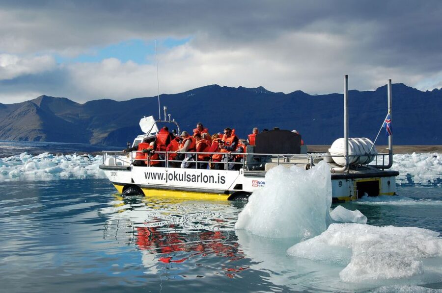 From Reykjavik: Jökulsárlón Glacier Lagoon and Diamond Beach - Vik break time: a quick reset before you head back