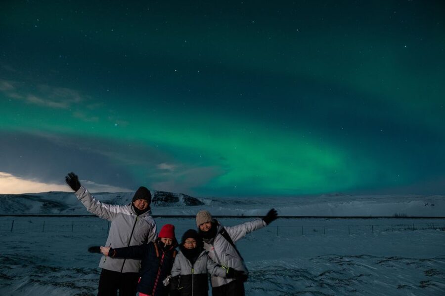 From Reykjavik: Northern Lights Guided Tour with Photos - Comfort during the wait: blankets, hot drinks, and real cold-weather sanity