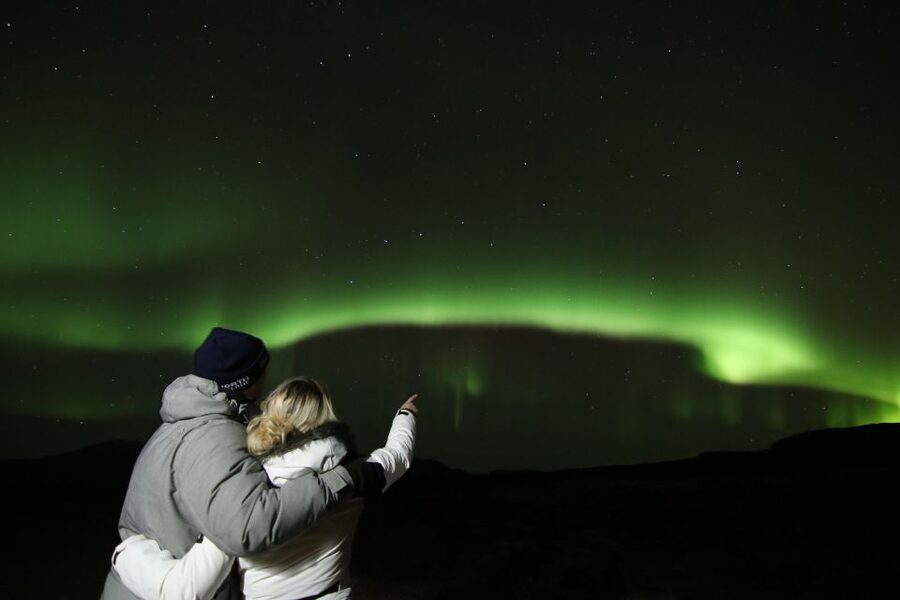 From Reykjavik: Northern Lights Tour with Hot Cocoa & Photos - Why This Northern Lights Tour Works Better Than Waiting Around