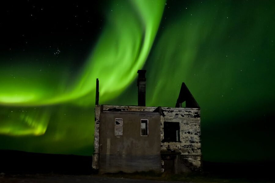 From Reykjavik: Northern Lights Tour with Hot Cocoa & Photos - Photo Help: The Free Shots, the Settings Coaching, and the Real Proof