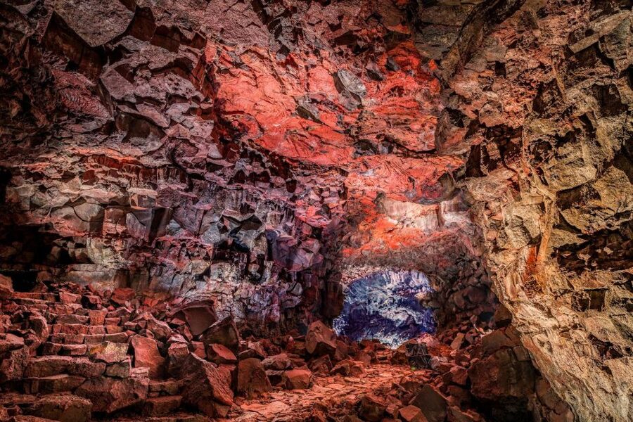 From Reykjavik: Raufarhólshellir Lava Tunnel by Bus - Mineral colors on the walls: why it looks like paint