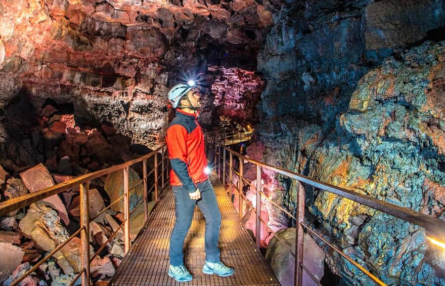From Reykjavik: Raufarhólshellir Lava Tunnel Tour - What happens on the bus and what you should watch for