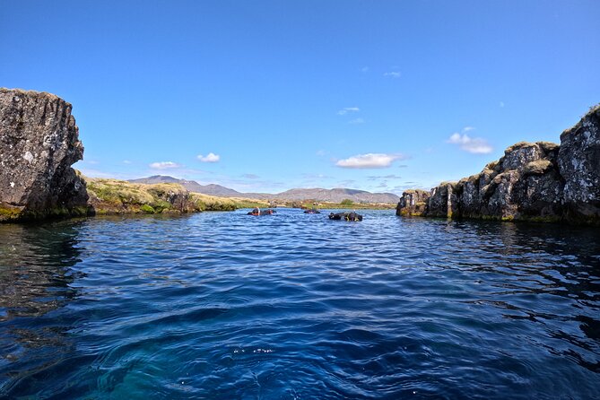 From Reykjavik- Silfra Snorkeling transfer included - Meeting the rules: height, weight, and the dry suit fit check