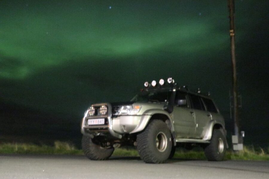 From Reykjavík: Spot the Northern Lights with Snacks & Drink - Key things you will notice on this northern lights hunt