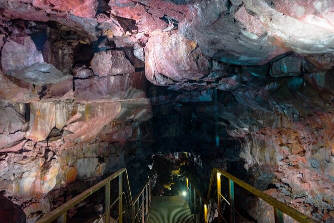 From Reykjavík: The Lava Tunnel tour with Round-trip Transfer - The Cave Experience: Safety Briefing, Crawling Sections, and Real Darkness
