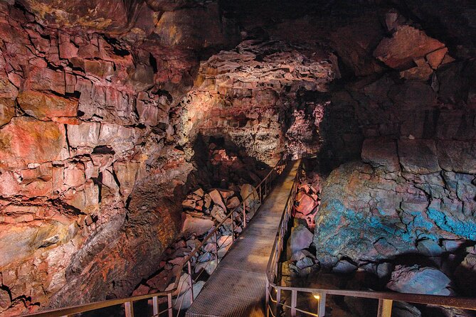 From Reykjavík: The Lava Tunnel tour with Round-trip Transfer - Reykjavik to the Lava Field: The 8:00am Minivan and Pickup Reality