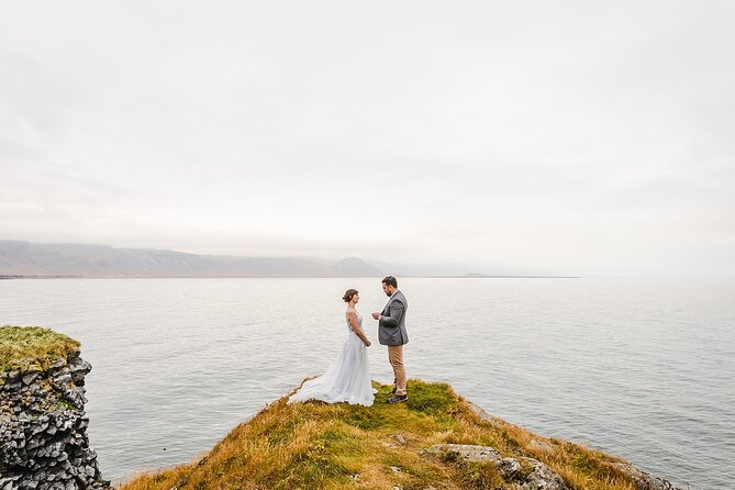 Full Day Private Iceland Elopement Photographer - Why Kari Bjorn Photography Planning Matters (Even If You Know Your Spots)