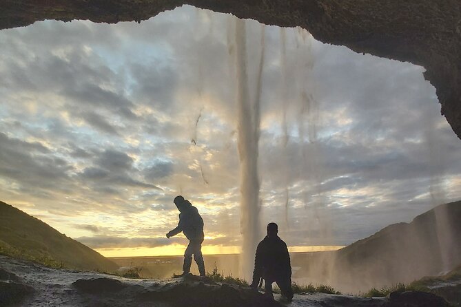 Full Day Private South Coast Tour of Iceland - Seljalandsfoss and Gljúfrabúi: Waterfalls With a Twist