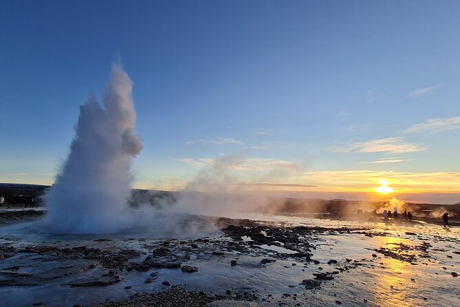 Geological Golden-Circle Tour / Small group adventure - Thingvellir National Park: Continental Plates and Öxarárfoss