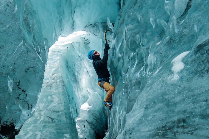 Glacier Adventure at Sólheimajökull Private Tour - The 20-minute approach to the glacier front