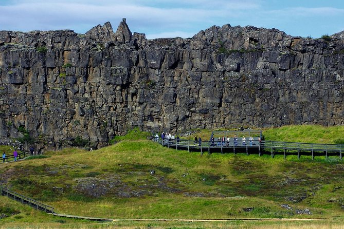 Golden Circle Day Trip with Fridheimar Greenhouse visit from Reykjavik - Þingvellir National Park: where North America and Europe split