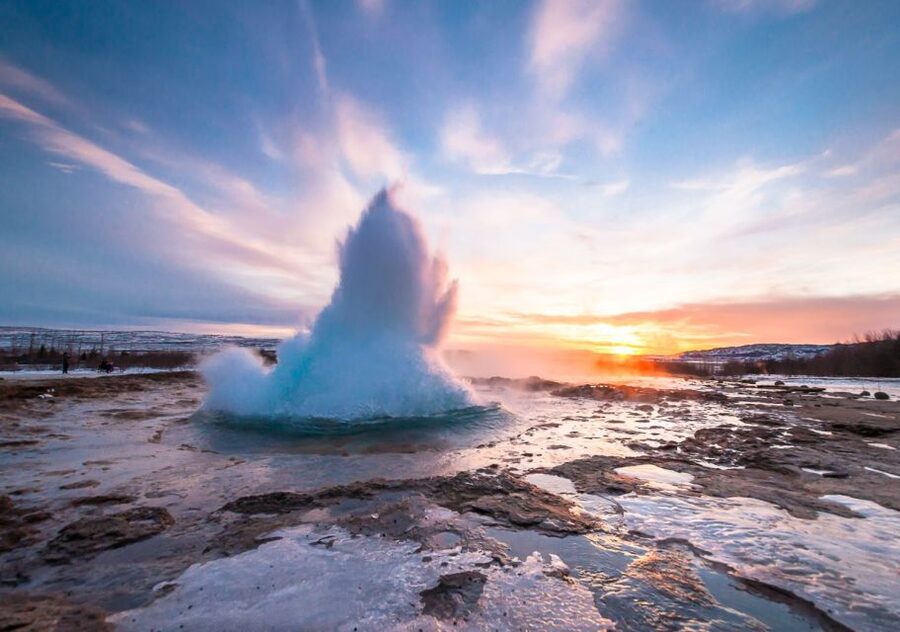Golden Circle & Lunch at Fridheimar Tomato Farm- with photos - Þingvellir National Park, tectonic plates and waterfall calm