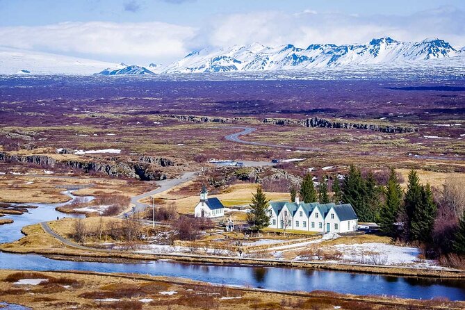 Golden Circle & Northern Lights Tour from Reykjavik - Reykjavík for dinner and a reset, before the sky show