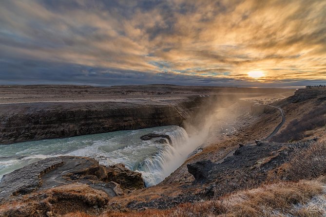 Golden circle photo infused tour - Stop 1: Geysir, where timing and composition make the shot