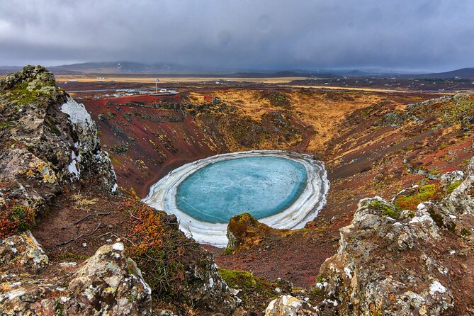 Golden Circle Prime: Kerid & Friðheimar Tomato Farm - Gullfoss at full force, mist, drops, and rainbows