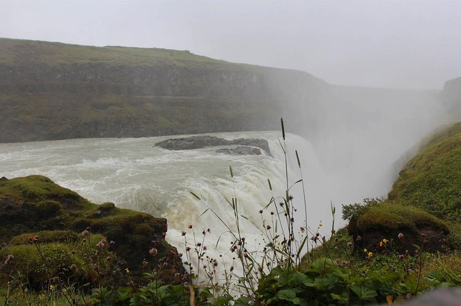 Golden Circle & Secret Lagoon & Friðheimar (lunch included) - PRIVATE TOUR - Gullfoss Waterfall: above the falls, then closer to the force