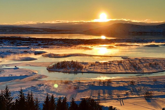 Golden Circle & Secret Lagoon Luxury Private Tour in a new luxury Mercedes Benz - Geysir and Strokkur jets: the 25-meter show and what to watch for