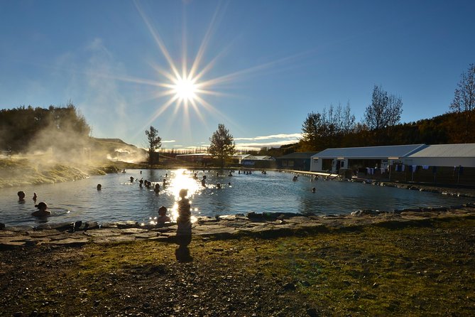 Golden Circle & Secret Lagoon Small-Group Tour from Reykjavik - Gullfoss Falls: Choosing the Right Walk for a 32-Meter Plunge