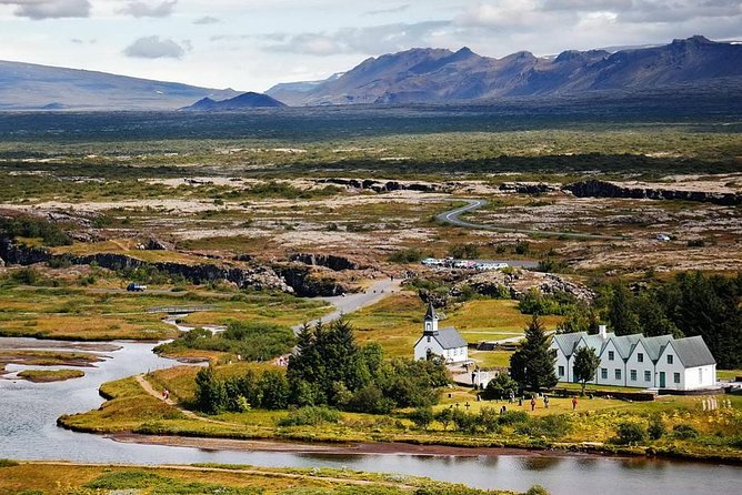 Golden Circle & South Coast. Private Day Tour - Price, value, and who benefits most from a private format