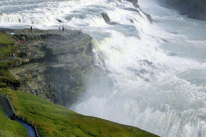 Golden Circle Tour and Evening Northern Lights Cruise from Reykjavik - The 2.5-Hour Northern Lights Cruise from Reykjavik Old Harbour