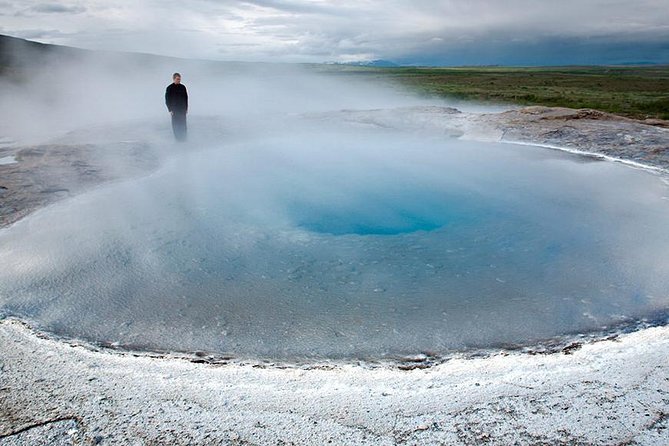 Golden Circle Tour and Evening Northern Lights Cruise from Reykjavik - Timing, Group Size, and What to Wear for a Long Day