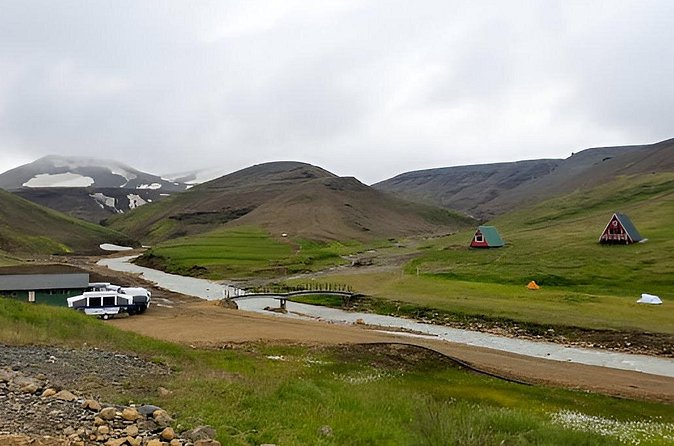 Highlands Bus Transfer: Reykjavik / Hella to the Landmannalaugar - What You Gain by Arriving Around 11:00 AM in Landmannalaugar
