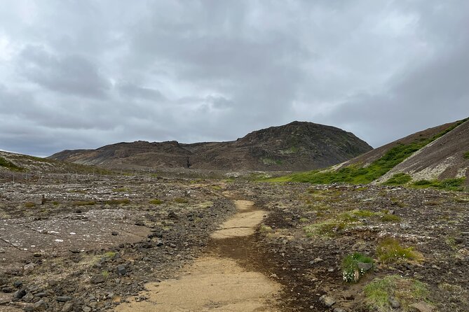 Hike to Mt Helgafell - Your morning game plan: timing, group size, and pace
