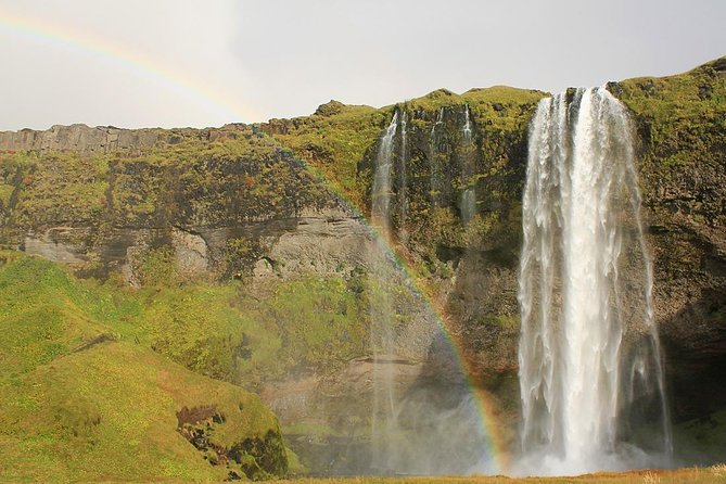 Iceland Complete: Around Iceland in 10 Days - Golden Circle essentials: Thingvellir, Gullfoss, and Geysir