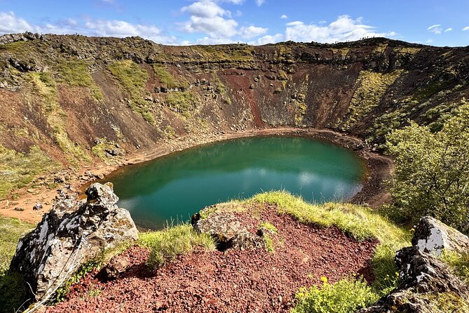 Iceland Golden Circle Private Day Tour - Stop 2: Geysir area and the geothermal valley tricks