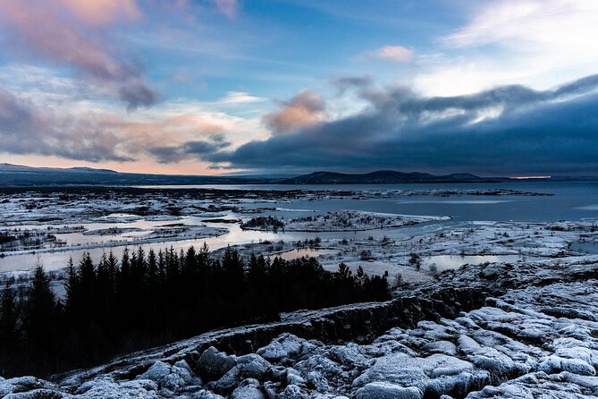Iceland's Golden Circle in Spanish with Pickup Included - Geysir and Strokkur: Plan for the Every-Five-Minutes Eruption Rhythm