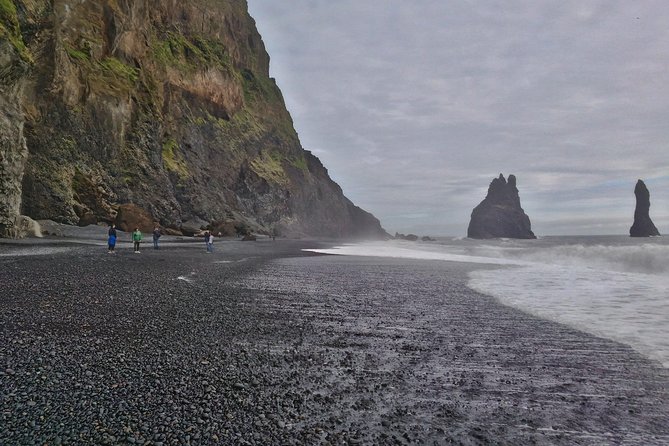 Iceland's south coast G spots - Seljalandsfoss: walk behind the 60 m fall