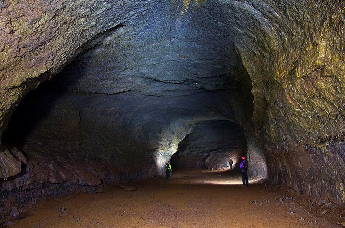Icelandic Sagas and Volcanic Cave Private Tour - Víðgelmir Cave: a helmeted walk into Iceland’s underground world