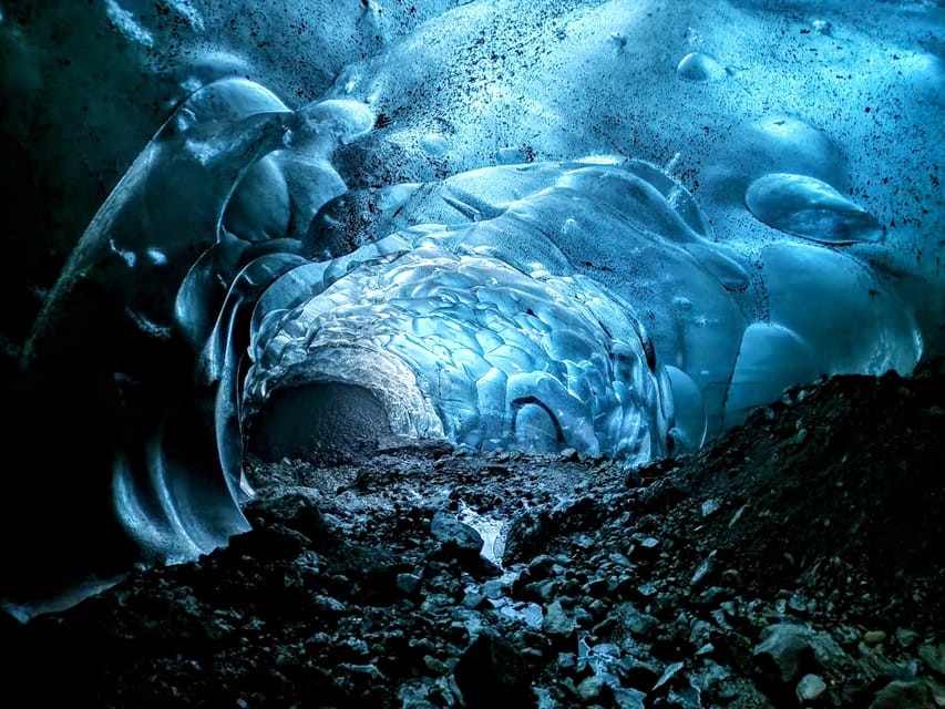 Jökulsárlón: Blue Ice Cave Tour and Glacier Walk - Key things you will notice right away