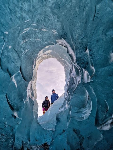 Jökulsárlón: Blue Ice Cave Tour and Glacier Walk - Reaching the blue ice cave: your photo time and cave exploring