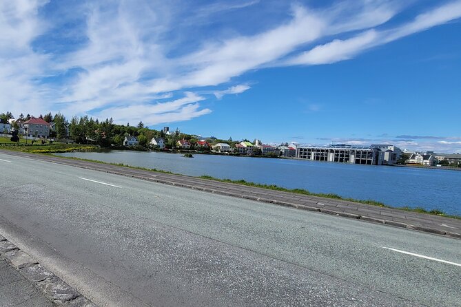 Keflavik Airport (KEF) ↔ Reykjavik: Private Airport Transfer - Keflavik Arrivals to Reykjavík City, in About 35 Minutes