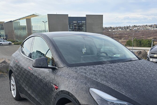 Keflavik Airport: One-way Private Transfer to/from Reykjavik - Door-to-door beats taxis, especially when the weather turns